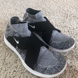 Women’s Nikes fly knit